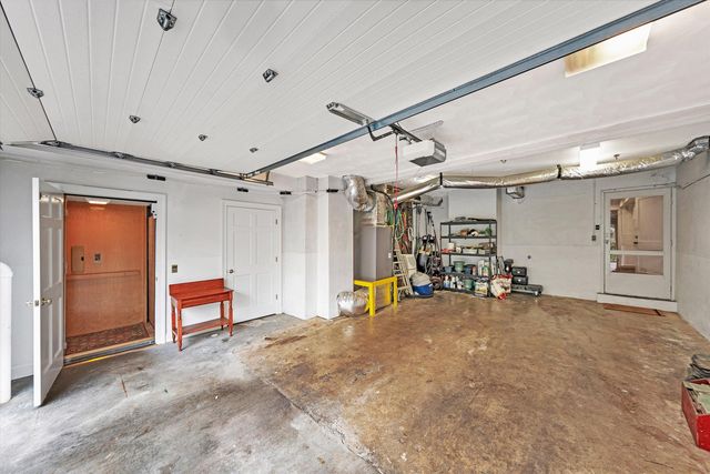 2438 Robin Hood RD, Roanoke, VA 24014