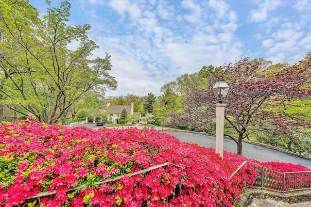 2438 Robin Hood RD, Roanoke, VA 24014