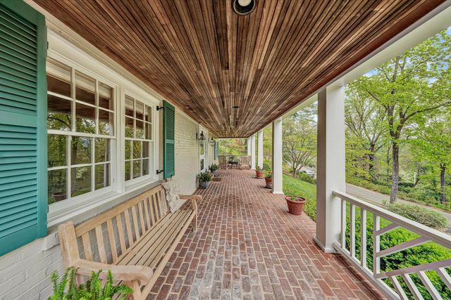 2438 Robin Hood RD, Roanoke, VA 24014
