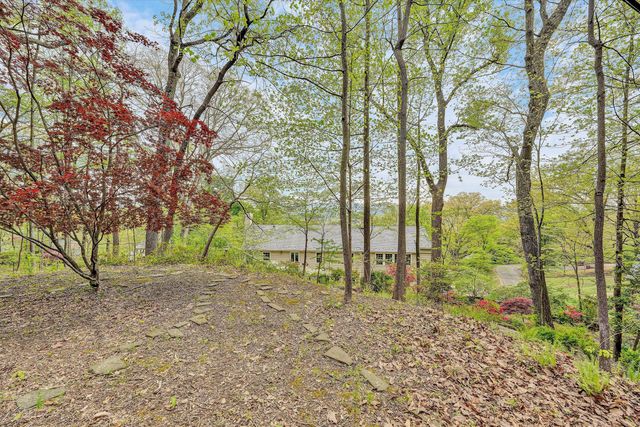 2438 Robin Hood RD, Roanoke, VA 24014