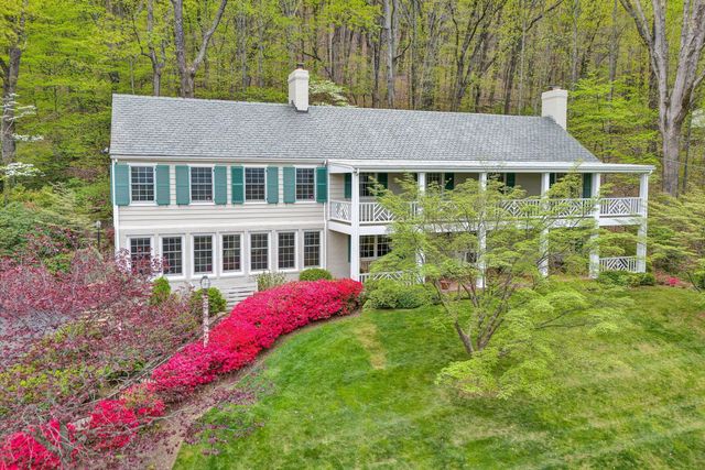 2438 Robin Hood RD, Roanoke, VA 24014