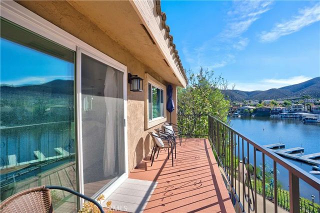24319 N Canyon Lake Drive North 6, Canyon Lake, CA 92587