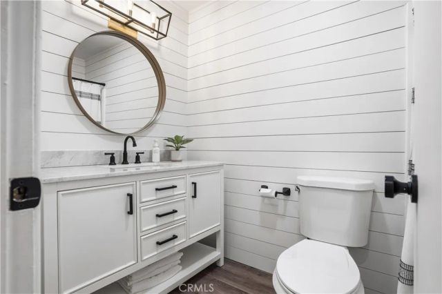 24319 N Canyon Lake Drive North 6, Canyon Lake, CA 92587