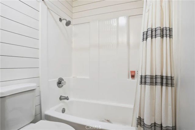 24319 N Canyon Lake Drive North 6, Canyon Lake, CA 92587