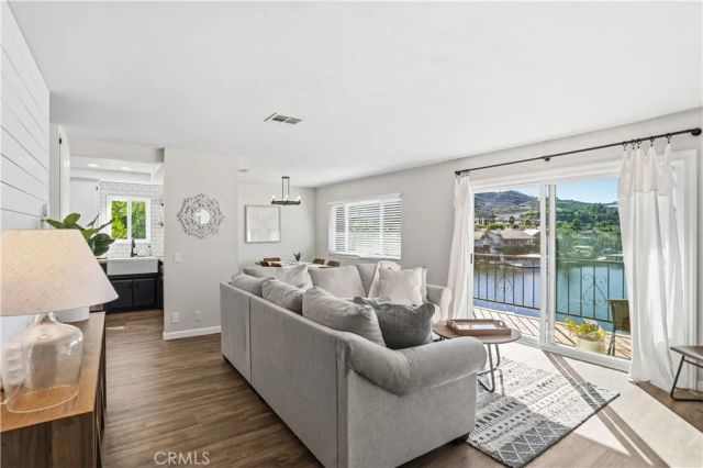 24319 N Canyon Lake Drive North 6, Canyon Lake, CA 92587