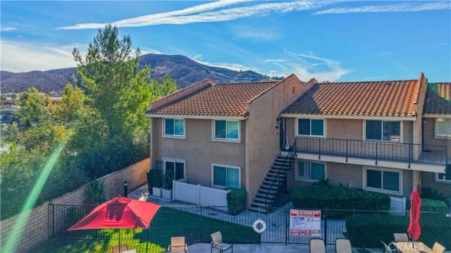 24319 N Canyon Lake Drive North 6, Canyon Lake, CA 92587