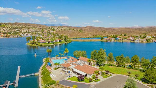 24319 N Canyon Lake Drive North 6, Canyon Lake, CA 92587