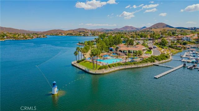 24319 N Canyon Lake Drive North 6, Canyon Lake, CA 92587