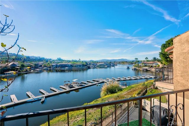 24319 N Canyon Lake Drive North 6, Canyon Lake, CA 92587
