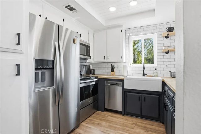 24319 N Canyon Lake Drive North 6, Canyon Lake, CA 92587