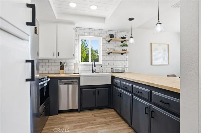 24319 N Canyon Lake Drive North 6, Canyon Lake, CA 92587