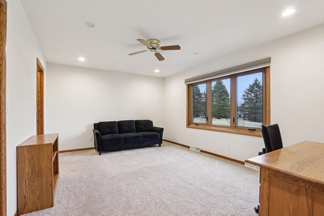 W303N6590 Irene LANE, Hartland, WI 53029