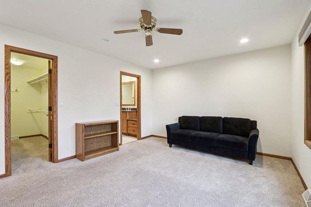 W303N6590 Irene LANE, Hartland, WI 53029