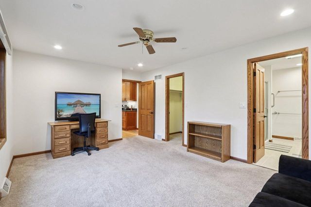 W303N6590 Irene LANE, Hartland, WI 53029