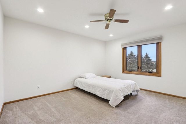 W303N6590 Irene LANE, Hartland, WI 53029