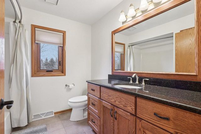 W303N6590 Irene LANE, Hartland, WI 53029