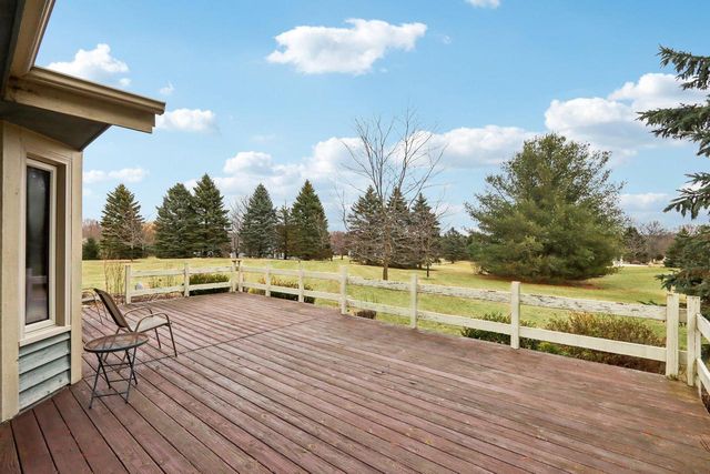 W303N6590 Irene LANE, Hartland, WI 53029