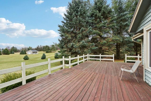 W303N6590 Irene LANE, Hartland, WI 53029