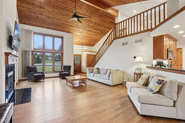 W303N6590 Irene LANE, Hartland, WI 53029