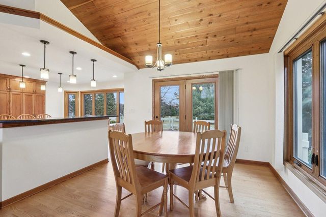 W303N6590 Irene LANE, Hartland, WI 53029