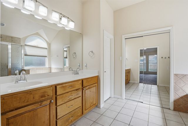 517 Acorn Court, Saginaw, TX 76179