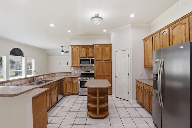 517 Acorn Court, Saginaw, TX 76179