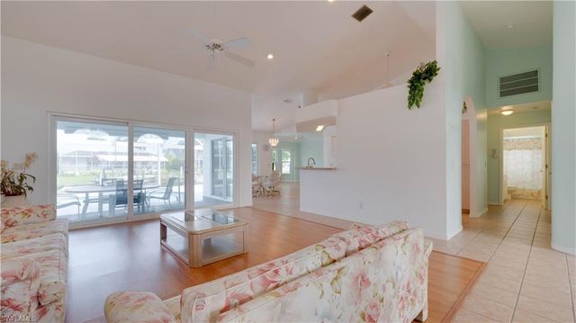 3902 SE 13th AVE, Cape Coral, FL 33904