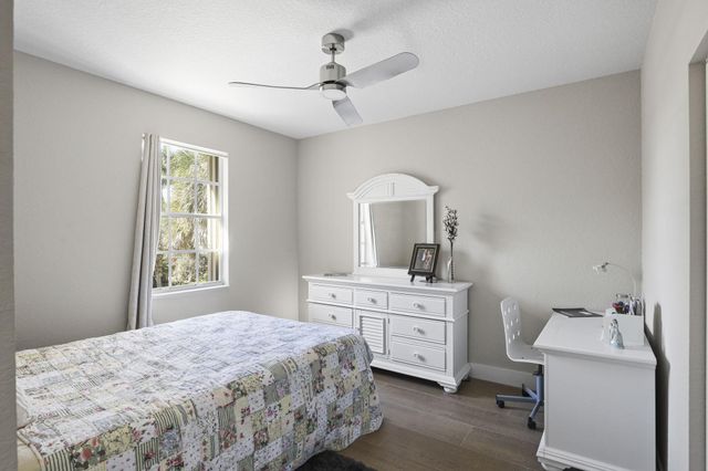 122 Via Castilla, Jupiter, FL 33458