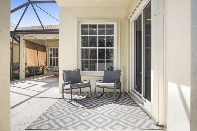 122 Via Castilla, Jupiter, FL 33458