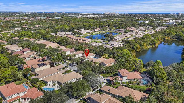 122 Via Castilla, Jupiter, FL 33458