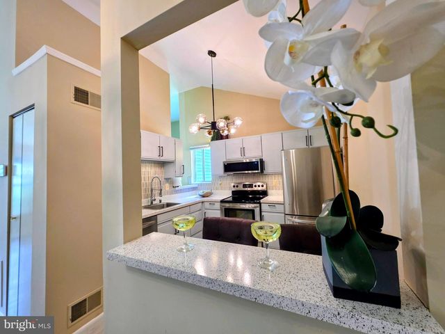 4524 SAINT THOMAS AVE, Baltimore, MD 21206