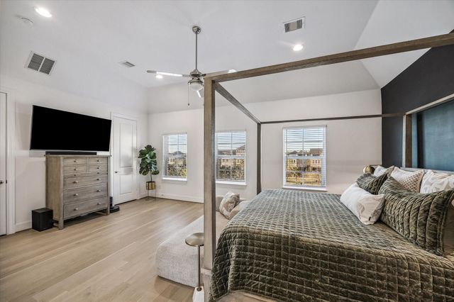 6023 Matthew Oaks Place, Houston, TX 77007