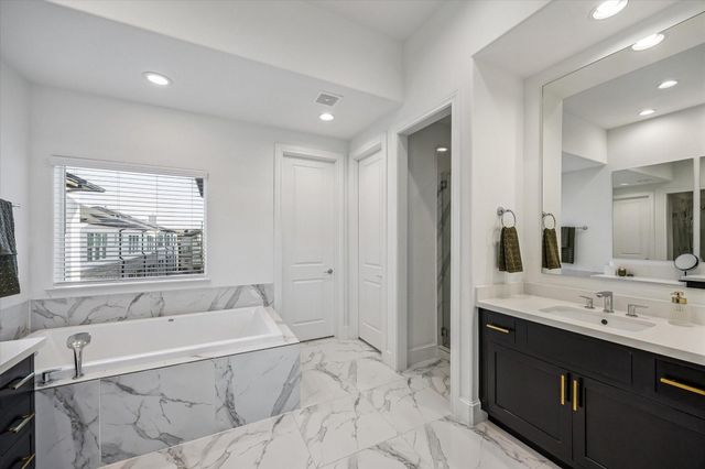 6023 Matthew Oaks Place, Houston, TX 77007