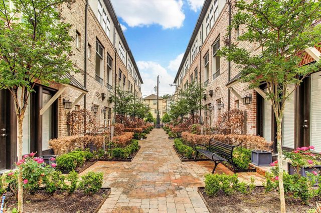 6023 Matthew Oaks Place, Houston, TX 77007