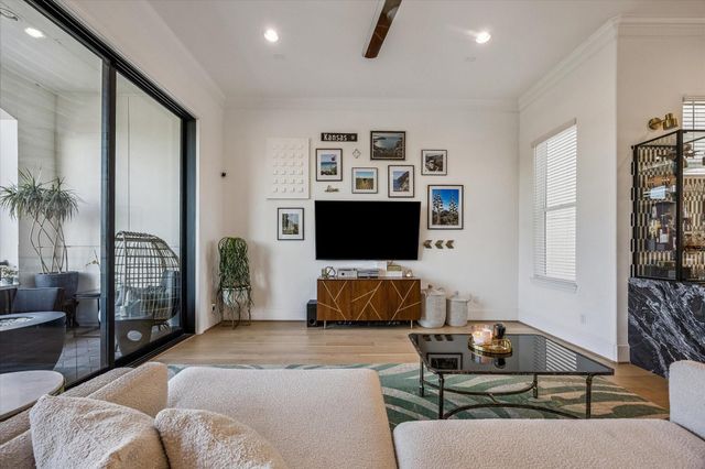 6023 Matthew Oaks Place, Houston, TX 77007