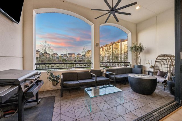 6023 Matthew Oaks Place, Houston, TX 77007