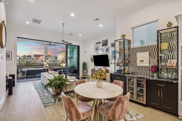 6023 Matthew Oaks Place, Houston, TX 77007