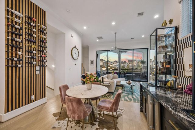 6023 Matthew Oaks Place, Houston, TX 77007