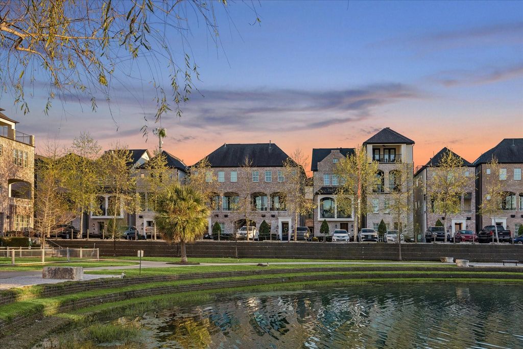 6023 Matthew Oaks Place, Houston, TX 77007