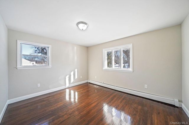 182 W 17th Street, Deer Park, NY 11729
