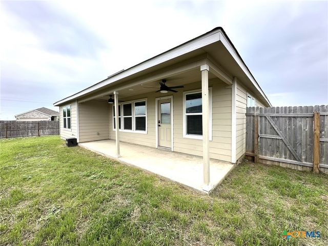 2700 La Mundial Street, Seguin, TX 78155
