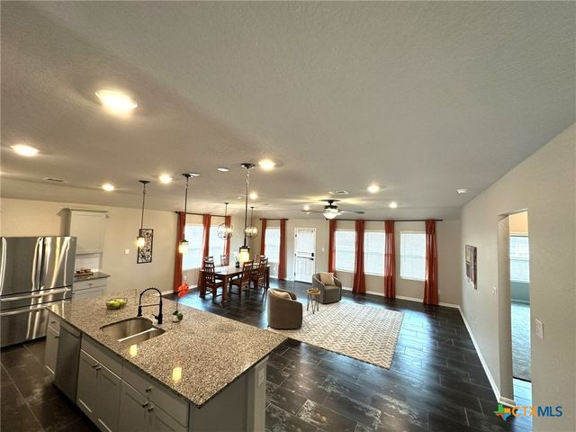 2700 La Mundial Street, Seguin, TX 78155