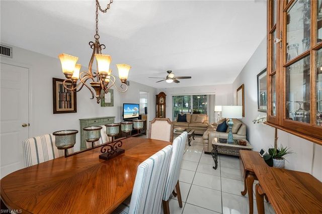 200 Valley Stream DR 3B, Naples, FL 34113