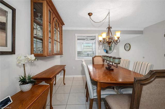 200 Valley Stream DR 3B, Naples, FL 34113