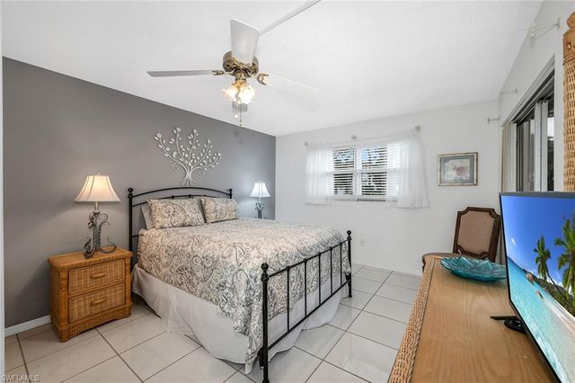 200 Valley Stream DR 3B, Naples, FL 34113