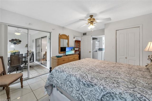 200 Valley Stream DR 3B, Naples, FL 34113