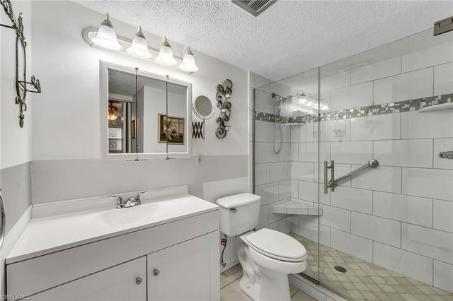 200 Valley Stream DR 3B, Naples, FL 34113