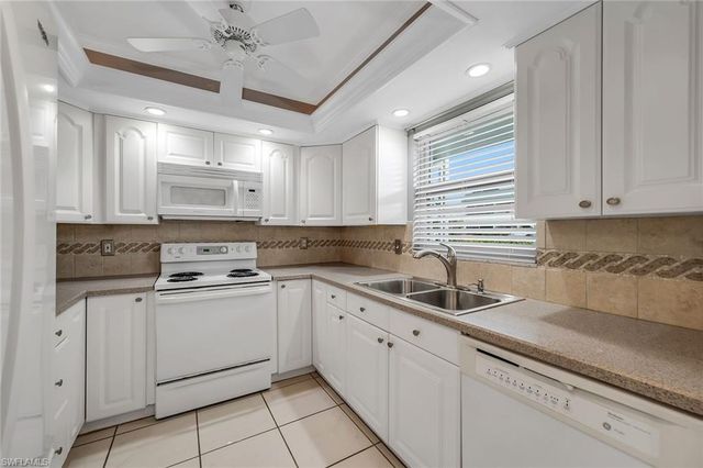 200 Valley Stream DR 3B, Naples, FL 34113