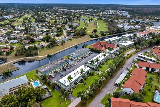 200 Valley Stream DR 3B, Naples, FL 34113