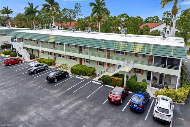 200 Valley Stream DR 3B, Naples, FL 34113